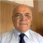 Impartisco lezioni a studenti di ogni età e anche stranieri